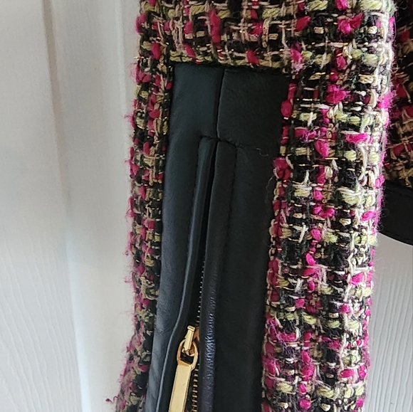 EUC- bebe - lady jacket with faux leather trim and gold zippers - Picture 2 of 7